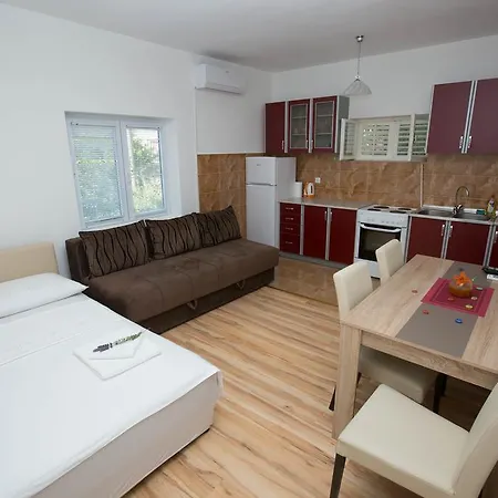 شقة إيفانا تريبينيي